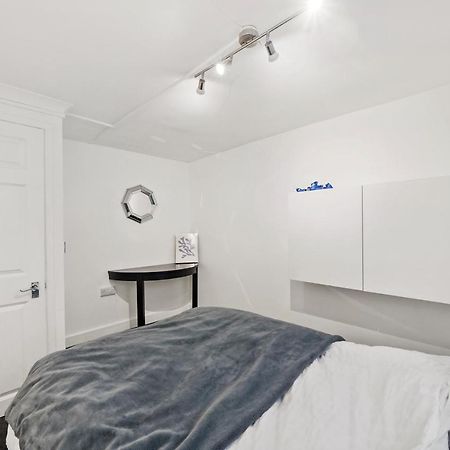 Modern One Bedroom Apartments In Okręg wyborczy Hove Zewnętrze zdjęcie